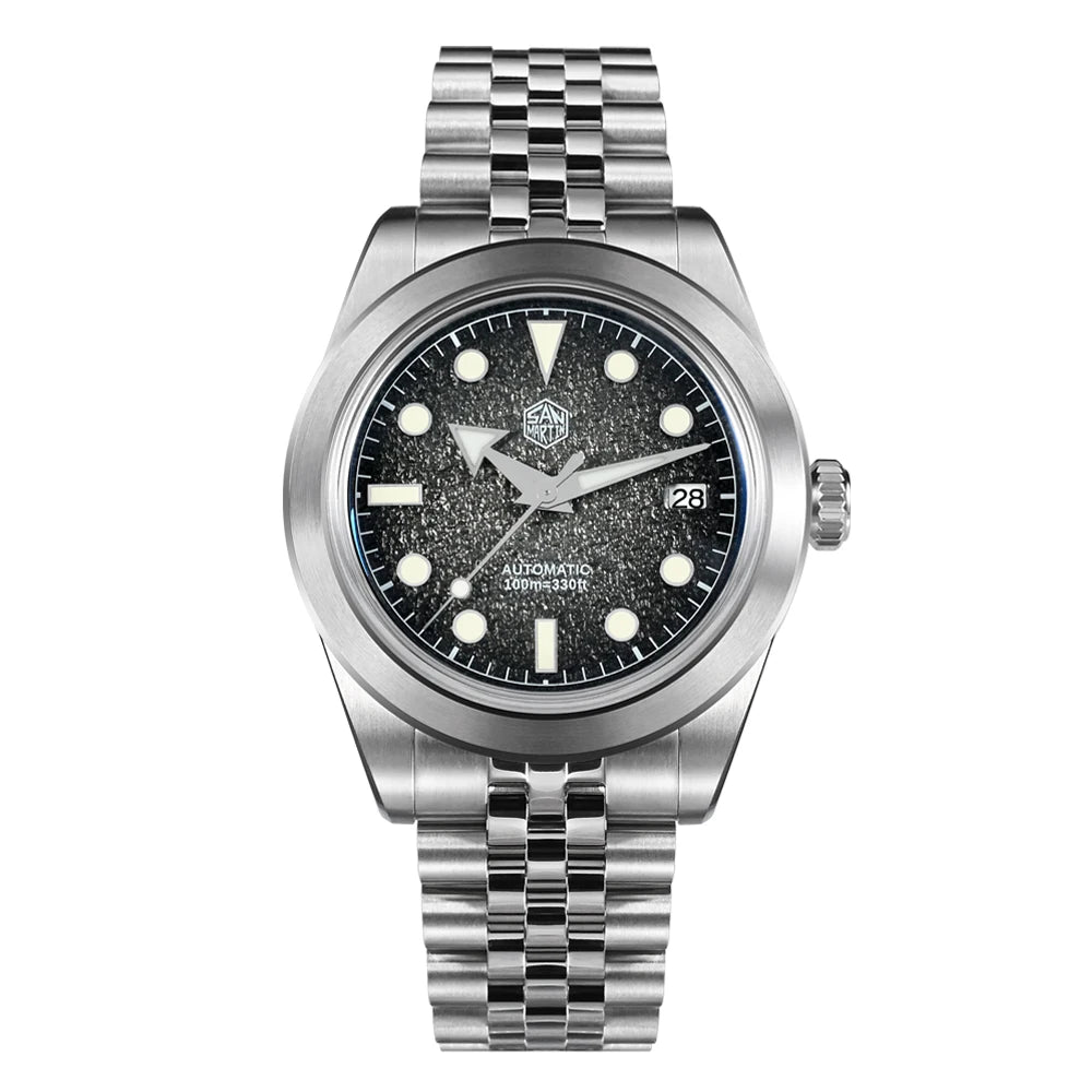 NorthChrono sporty diving watch with a 40mm stainless steel case and metal bracelet, features a textured dark dial, luminous hands and hour markers, and a date display at 3 o'clock, water-resistant to 200m.