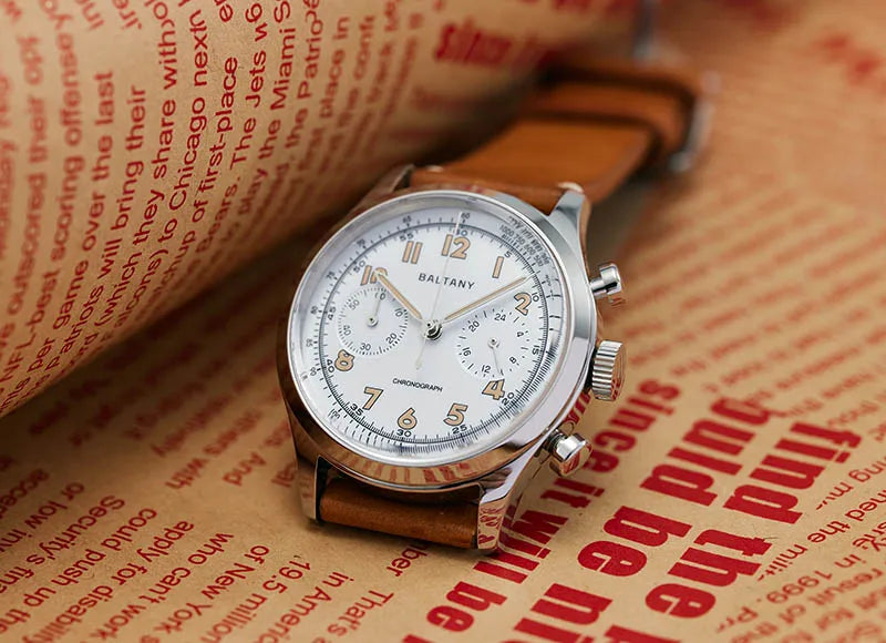 Baltany S5034 luminous hands and subdials in low light